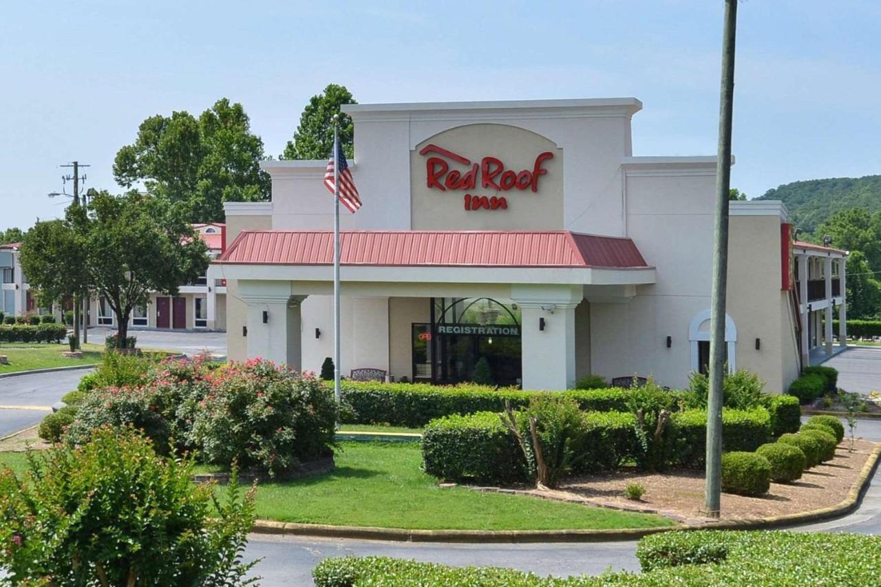 Red Roof Inn Dalton Bagian luar foto