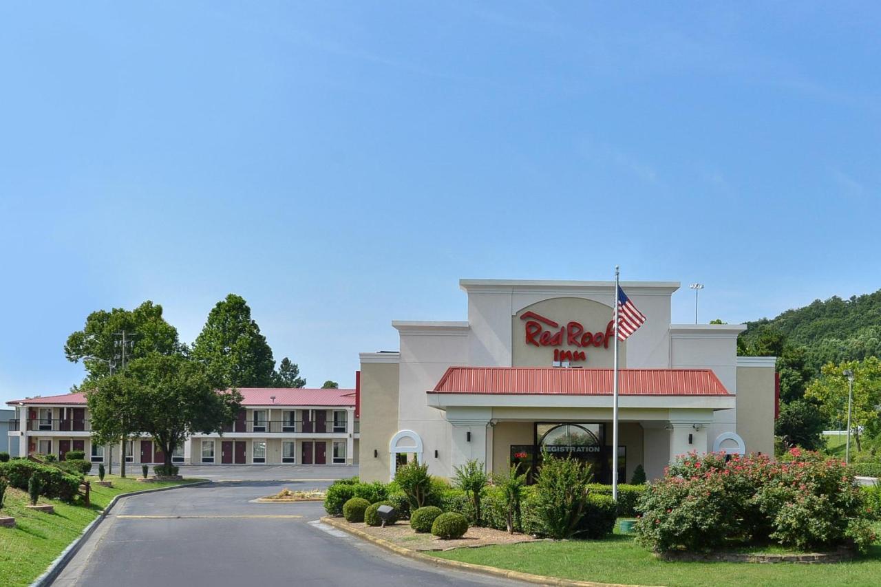 Red Roof Inn Dalton Bagian luar foto